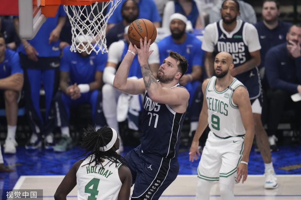 烈的背景下 烈的背景下